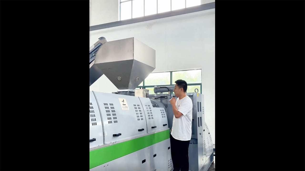 800kg一小时水环造粒机